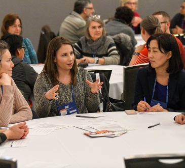 Cannexus newcomers and veterans swap strategies at the First-Timers' session.